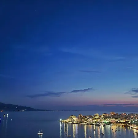 Blue Aurea Apartment *